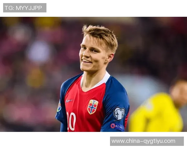 厄德高随挪威队出征继续康复治疗在场外全力支持国家队 厄德高随挪威队出征继续康复治疗在场外全力支持国家队