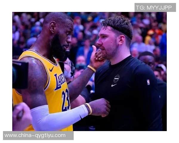 东契奇谈老詹回归球队目标与钓鱼动作背后的友谊故事